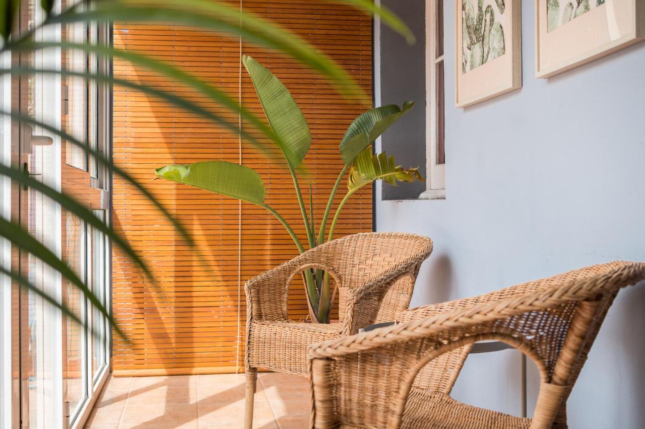 Sunny With A 100m2 Oasis Appartement